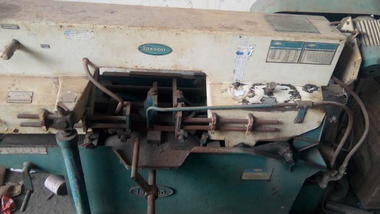 Laxson Metal Cutting Bandsaw Machine